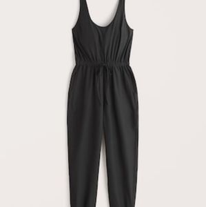BNWT Abercrombie Traveling Jumpsuit - xL